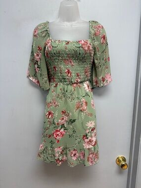 Lily Rose Sage Green Floral Mini Dress Smocked Puff Sleeve Tie Back Size Medium